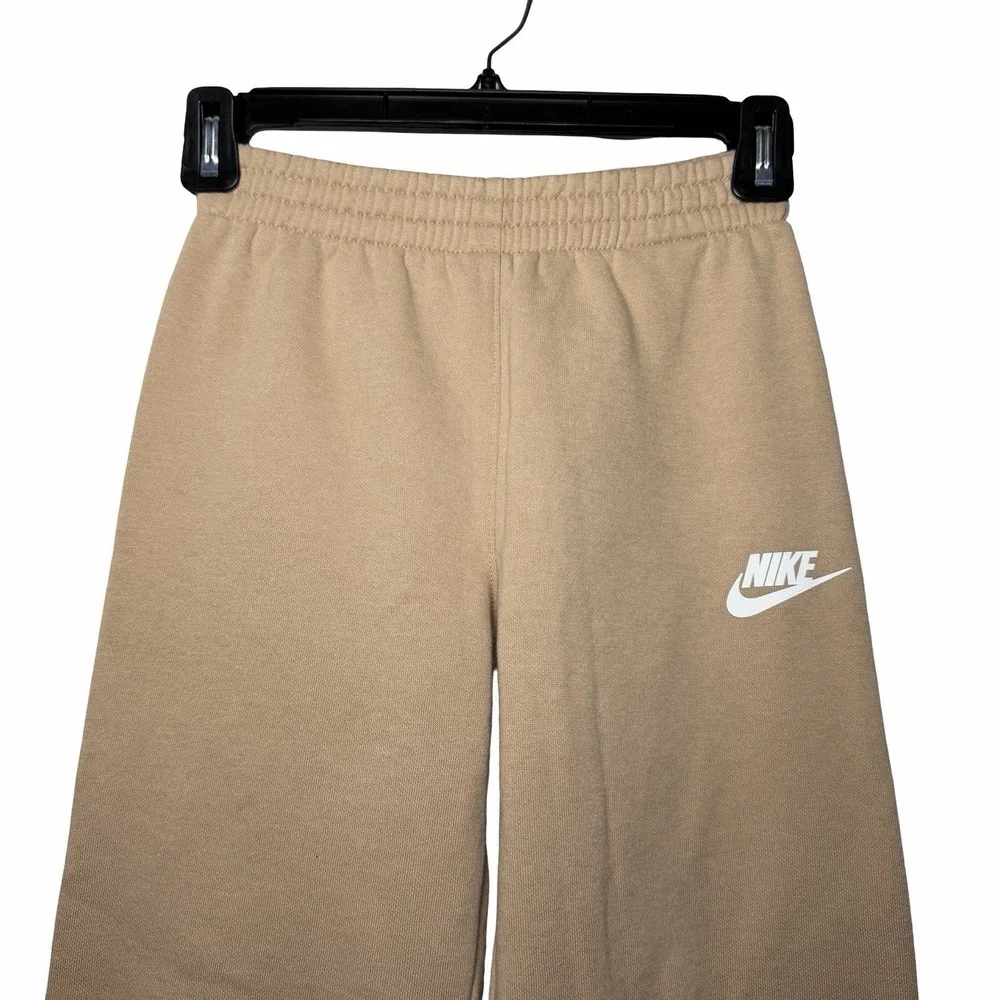 Nike Sportswear Club Fleece Joggers Hemp Beige Kids‎ Size 6-7Y Sweatpants